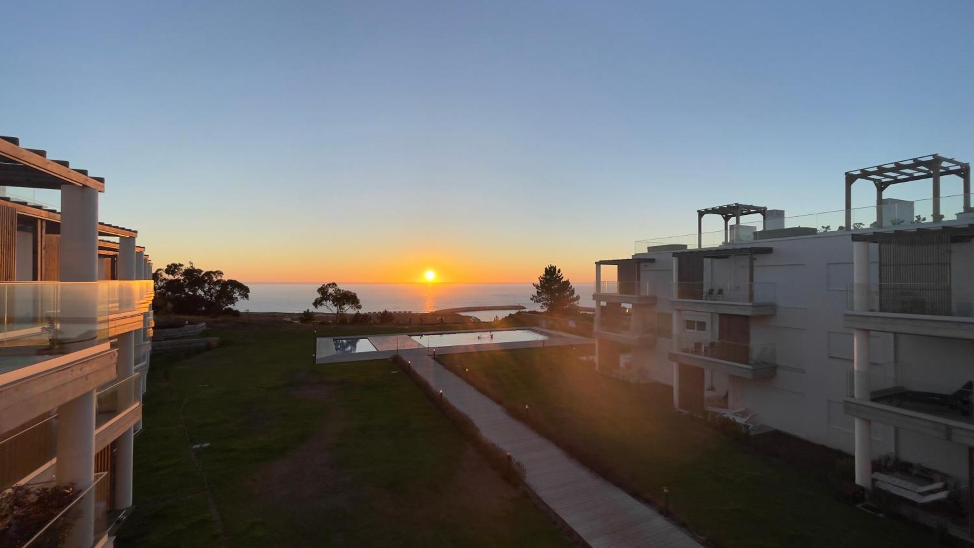 Mar A Vista - Condominium With Pool, Gym And Sea Views Nazaré Extérieur photo