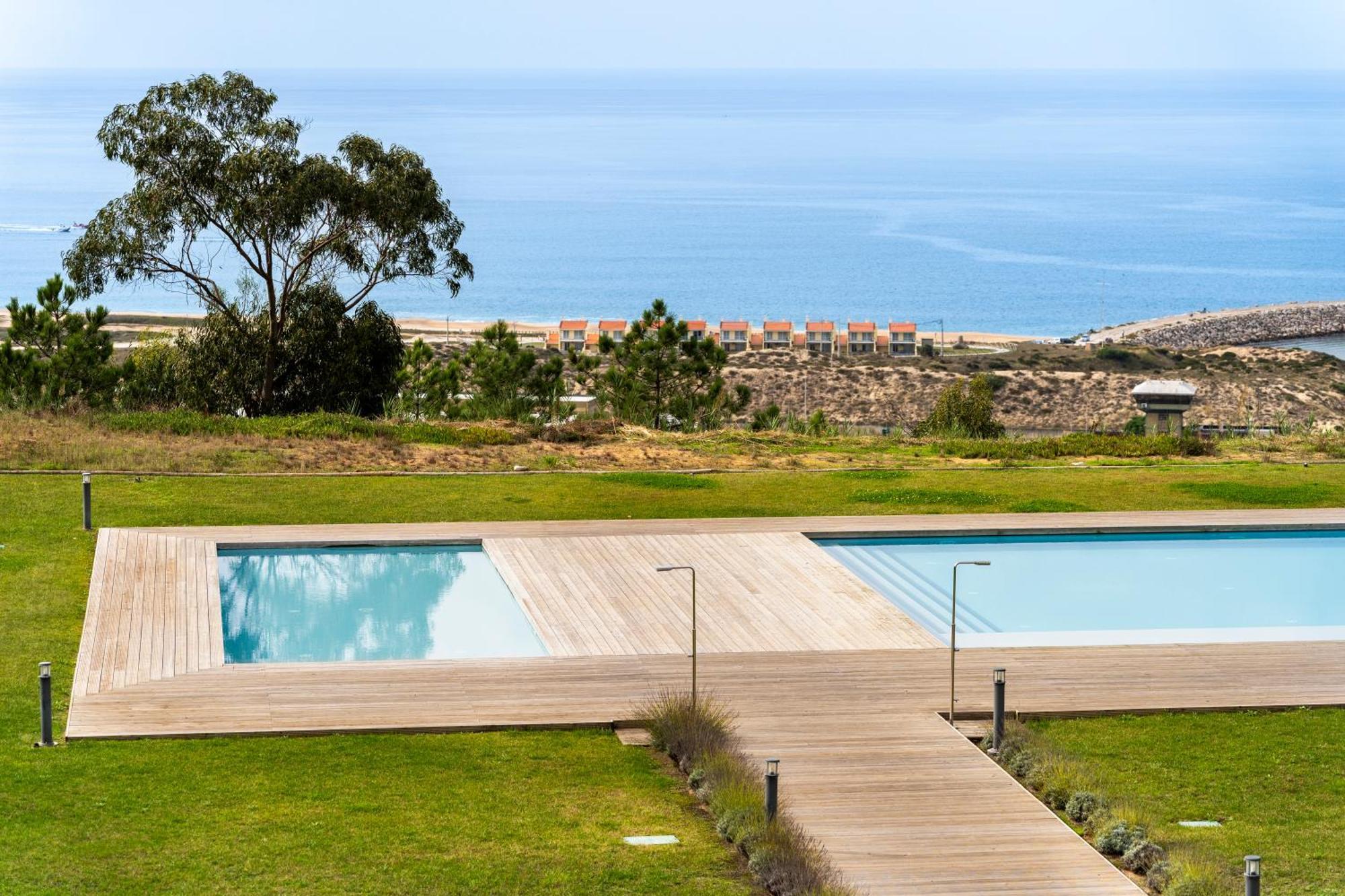 Mar A Vista - Condominium With Pool, Gym And Sea Views Nazaré Chambre photo
